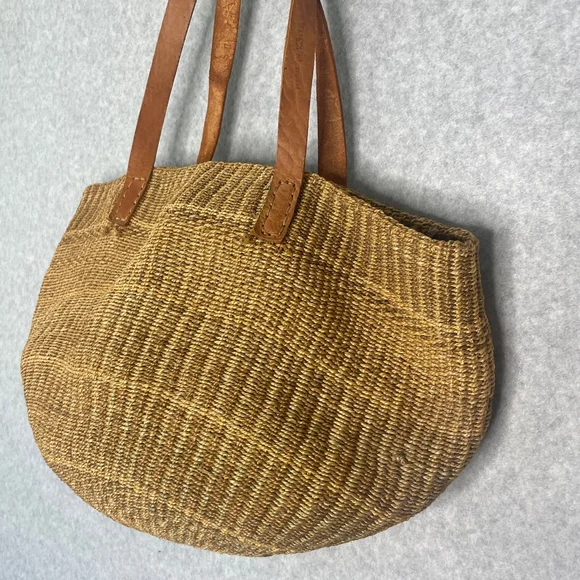 Vintage Handmade Woven Straw Tote Bag Leather Handles - Picture 2 of 9